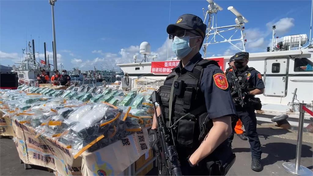高雄地檢署舉辦記者會,現場展示查獲成果。(圖/民視新聞)