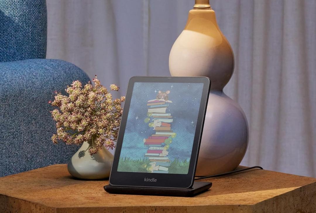 亞馬遜推出首款彩色電子書閱讀器Kindle Colorsoft,卻傳出螢幕瑕疵。(圖/官網)