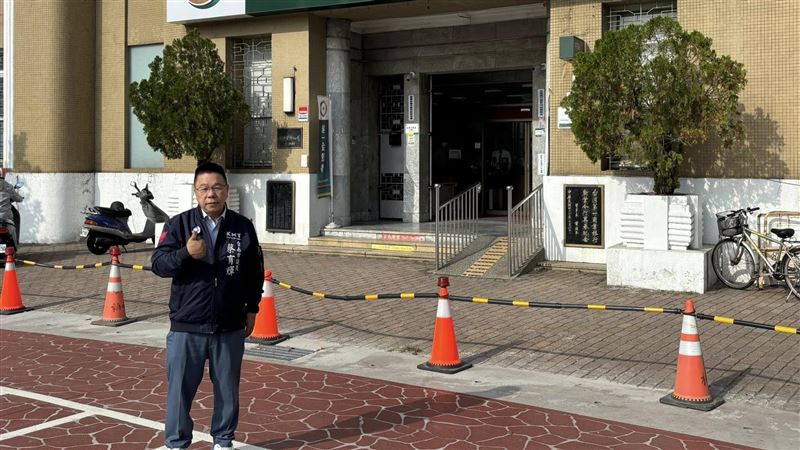 蔡育輝成焦點 人行道停車格風波未歇 又被點名捲入綠營初選爭議